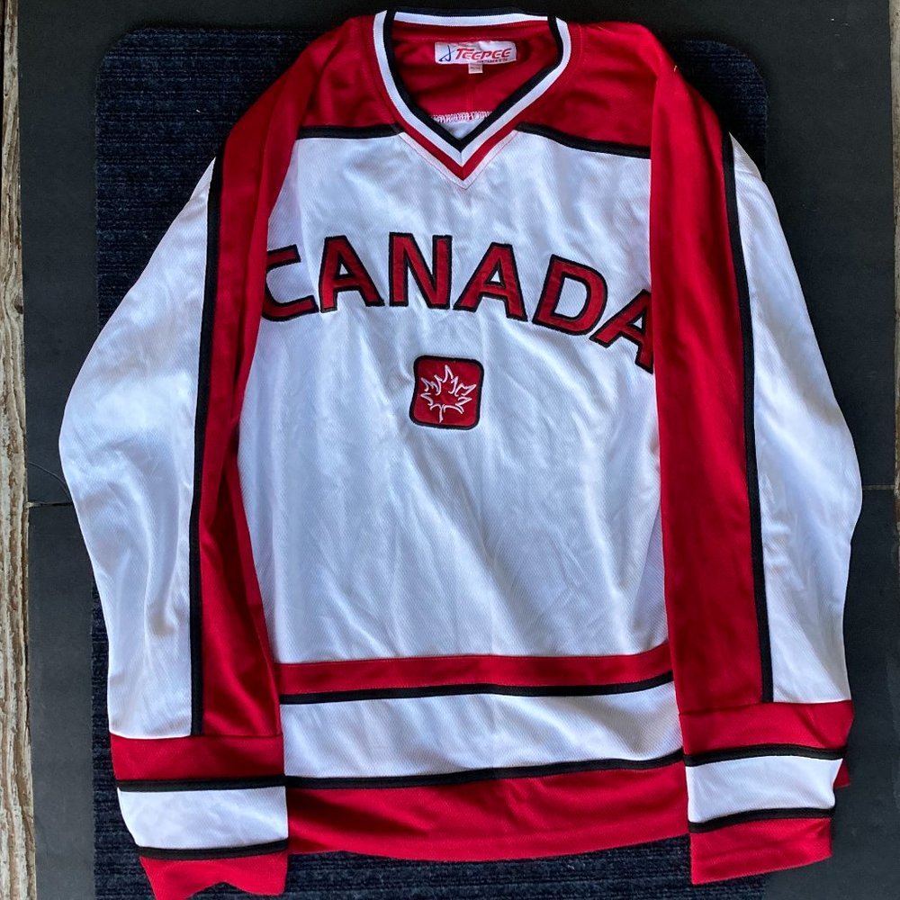 CANADA National Team Hockey Jersey Maple Leaf Jersey All Sewn Stitch sz M NEW